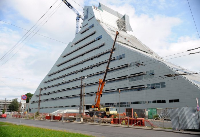 "Замок света". Строится Латвийская национальная библиотека.